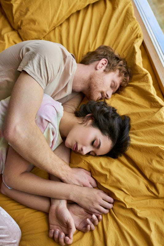 ConvertOut-Resized-top-view-of-interracial-couple-sleeping-together-o-2023-11-27-05-07-54-utc.jpg